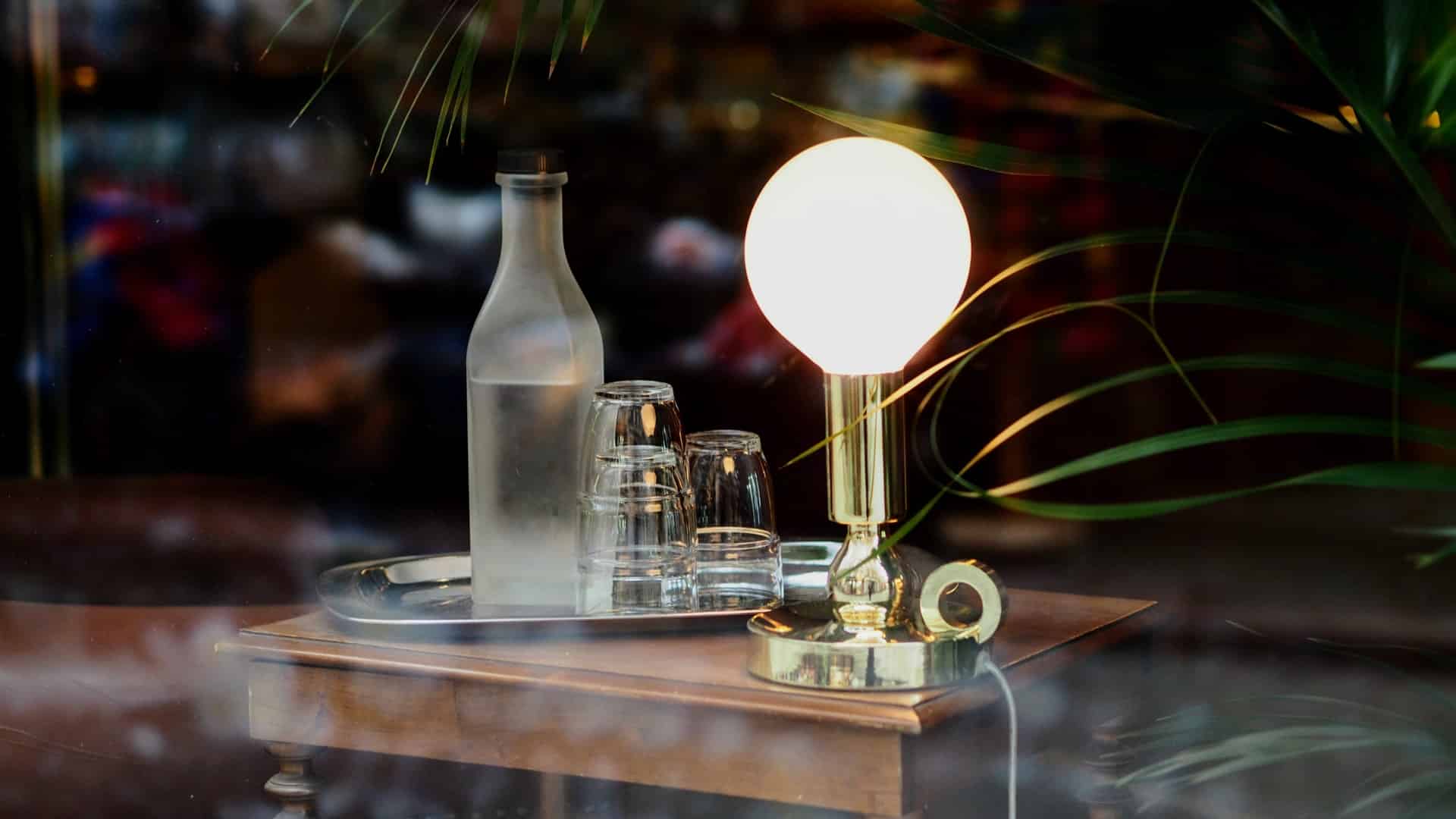Klæd dit hjem med den ledningsfrie Flowerpot VP9-lampe